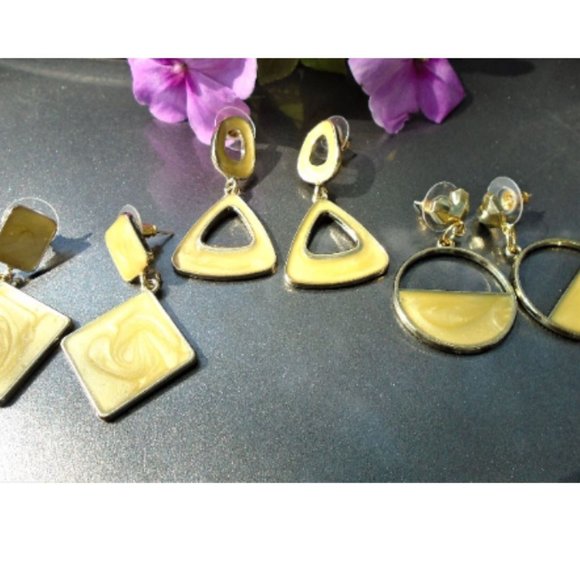 NWOT Retro 90's inspired sparkly swirly yellow enamel earrings three Styles GIFT - Picture 2 of 9